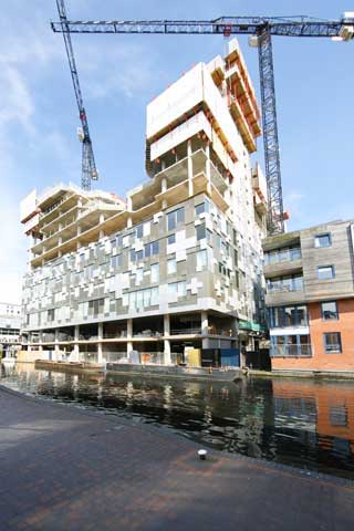 Hattersley Hooks Up the Cube